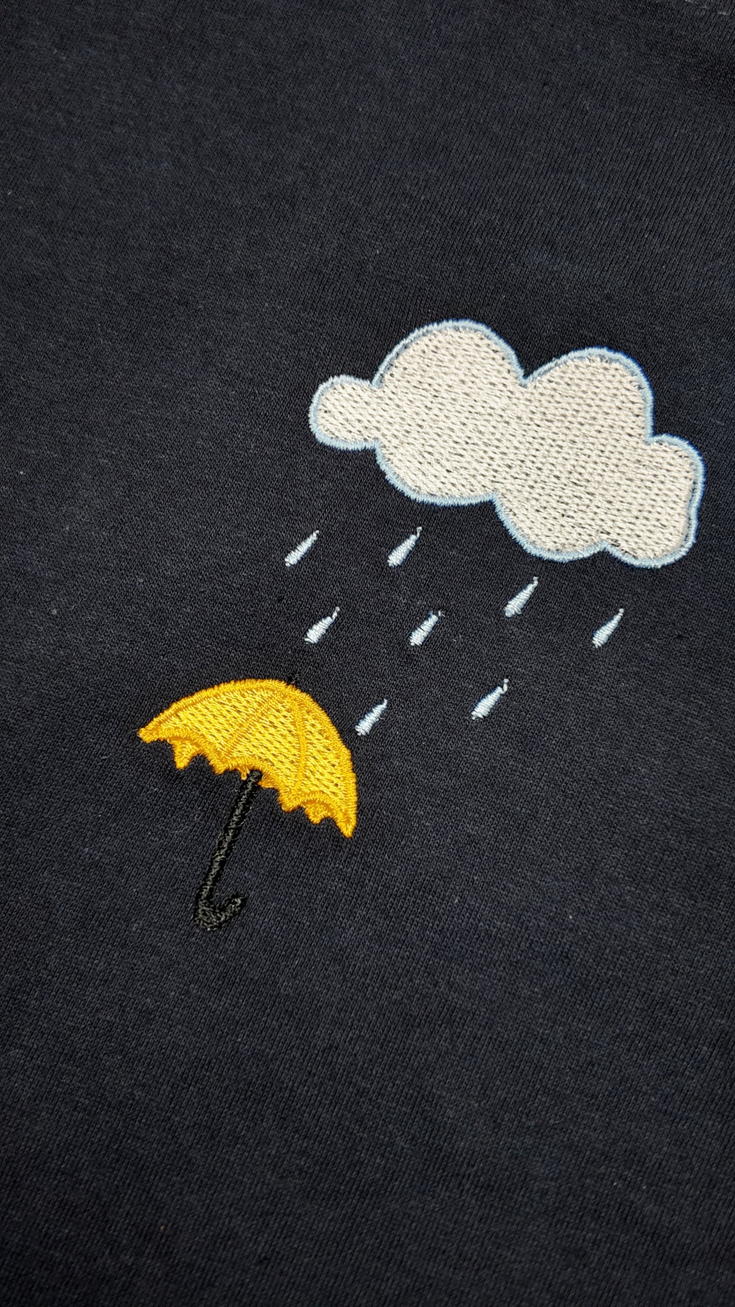 T-shirt à manche courte « Parapluie jaune »
