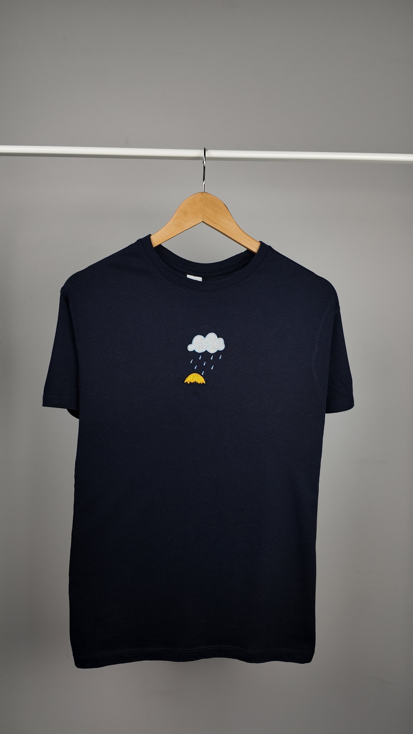 T-shirt à manche courte « Parapluie jaune »